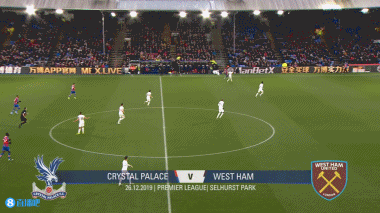 足球世界杯主题周边开售，球迷抢购（世界杯足球周边上新，球迷热购）