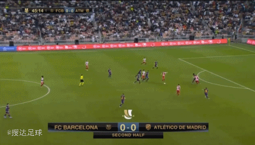 今晚，上海海港门将颜骏凌首发出场，迎来了他代表俱...