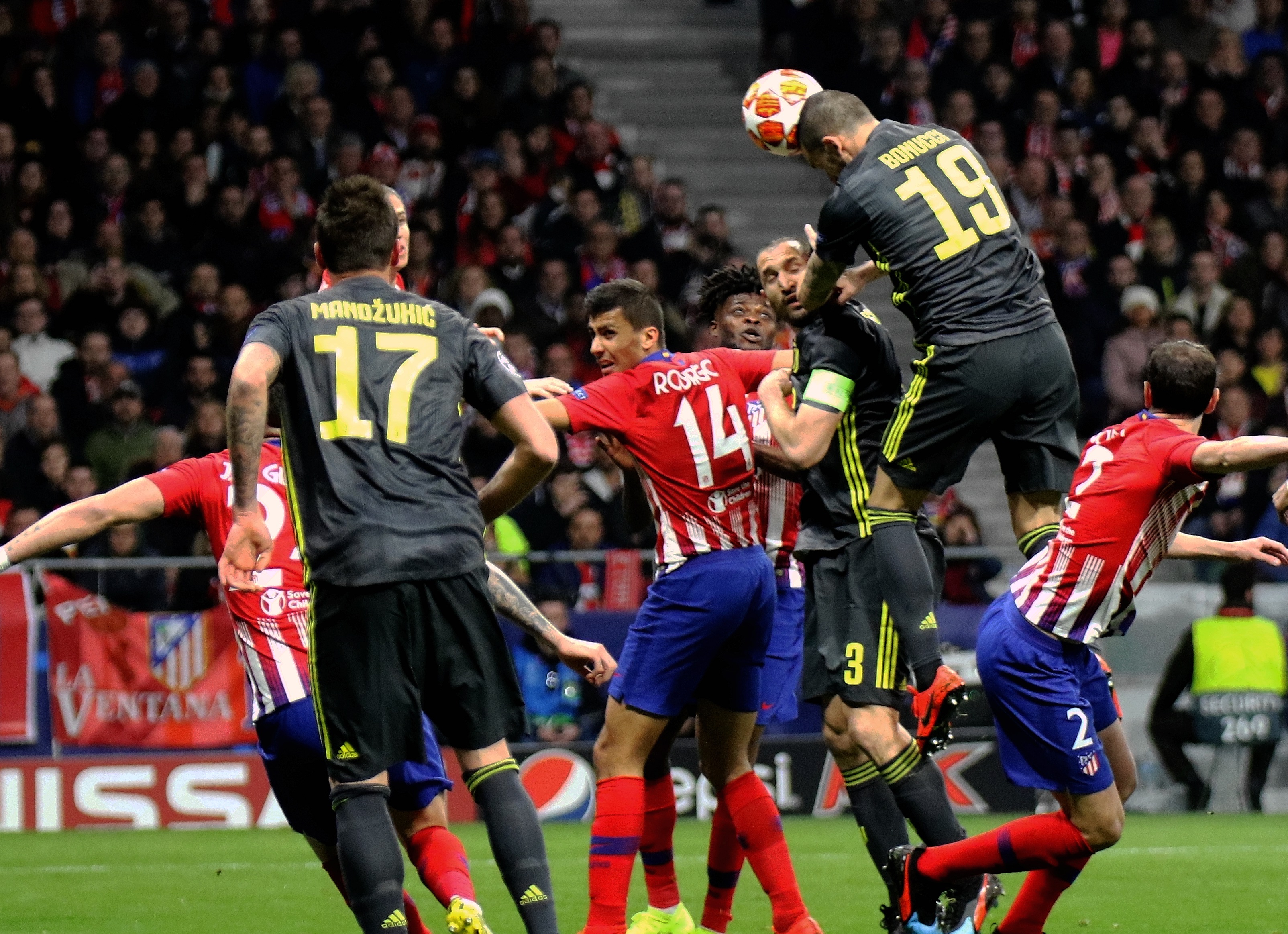 足球欧洲杯官方发布主题曲，引热议（欧洲杯官宣主题曲，掀起热议）