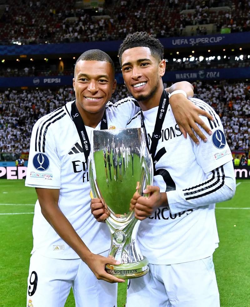 卡拉格：英超教练只有瓜帅强于埃梅里，还是不看好维拉能夺冠（卡拉格：英超主帅里仅瓜帅高于埃梅里，依旧不看好维拉夺冠）