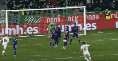 禁区内头球补射破门，毕津浩收获大连英博生涯首球